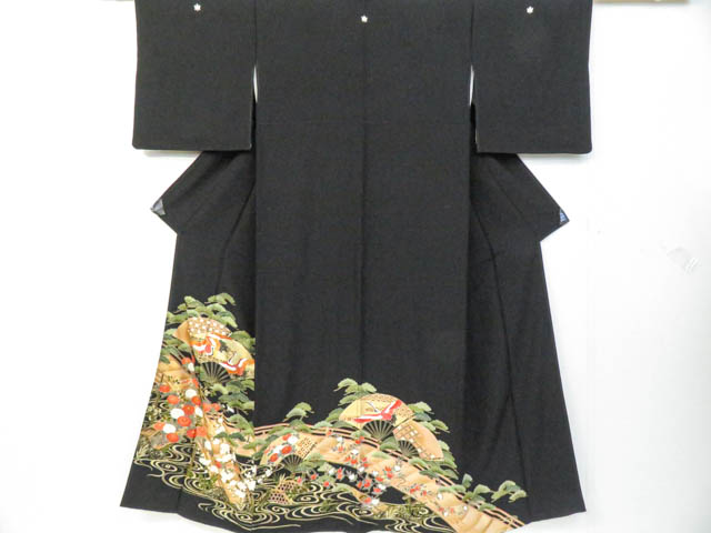 リサイクル　黒留袖　京友禅　五つ紋　鶴　松に扇子文　金駒刺繍　着物